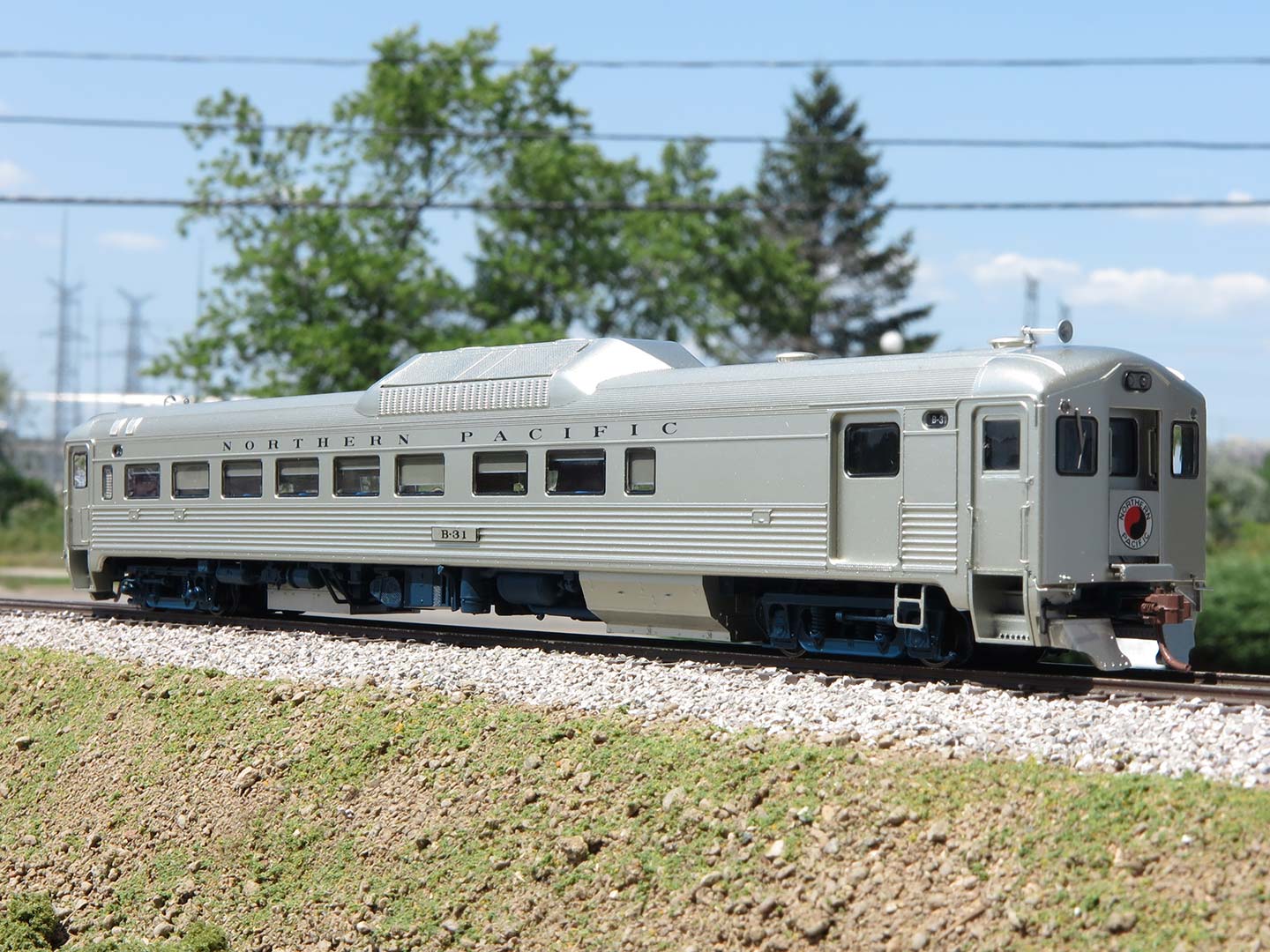 Rapido Trains 16147 HO Northern Pacific Budd RDC2 Phase 1c Diesel Rail